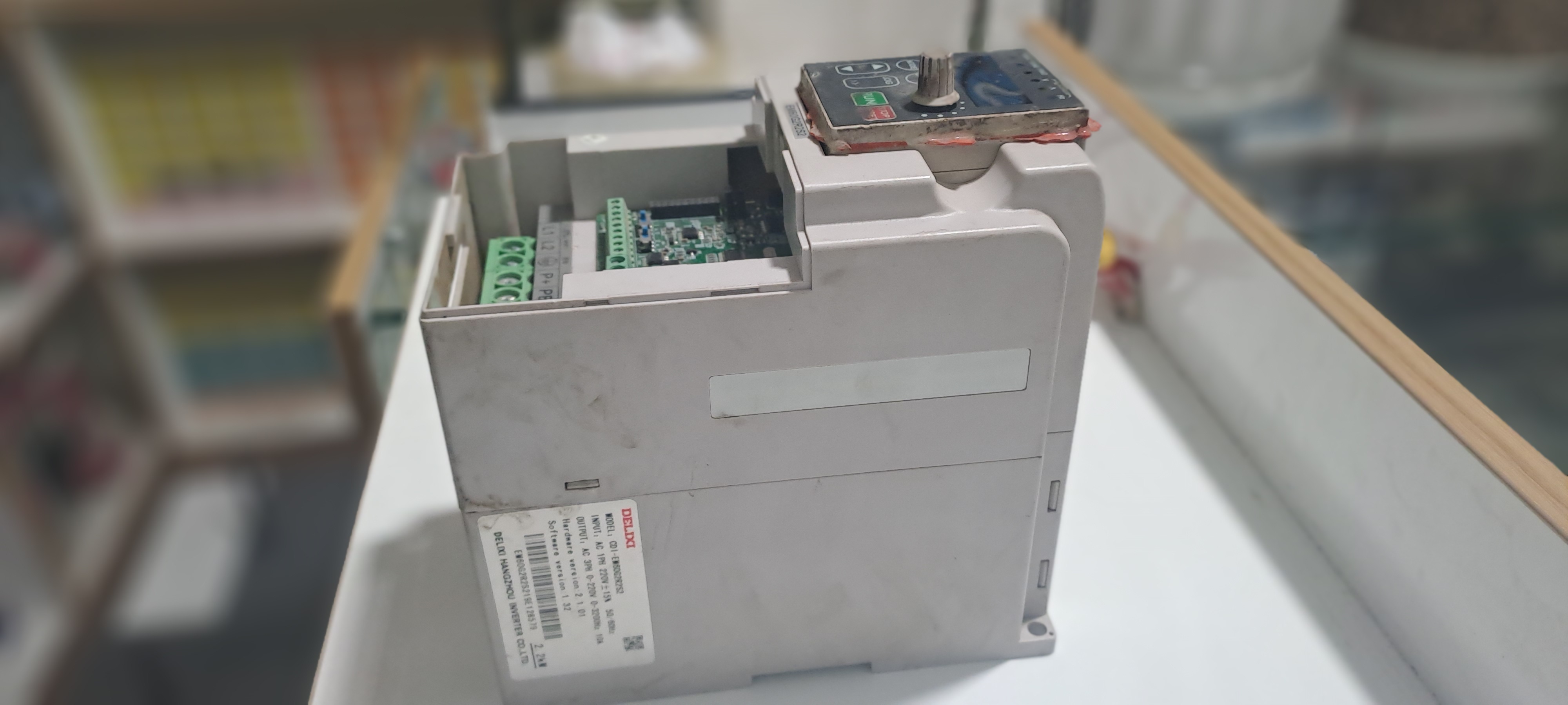 تعمیر اینورتر delixi تکفاز 2.2kw تاریخ ۱۴۰۴/۱۱/۱۷