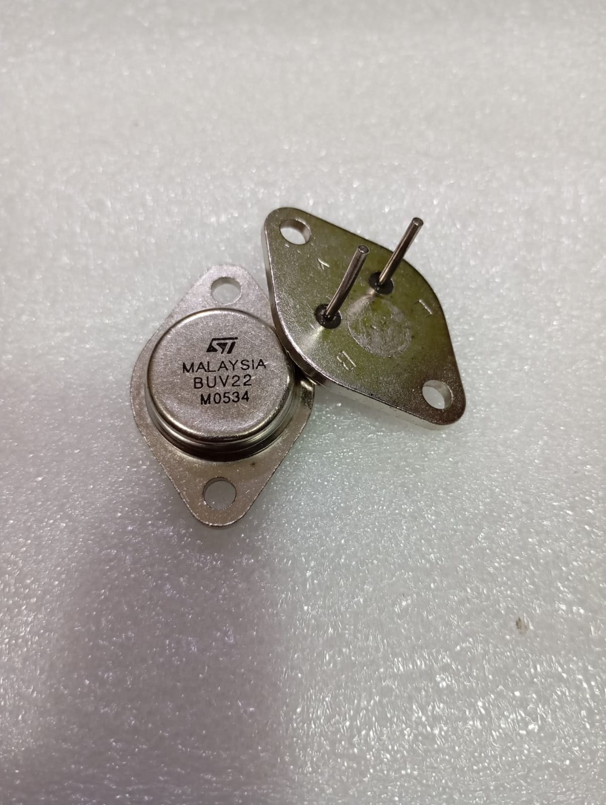 BJT BUV22(BALL)***NPN 125V 40A DIP